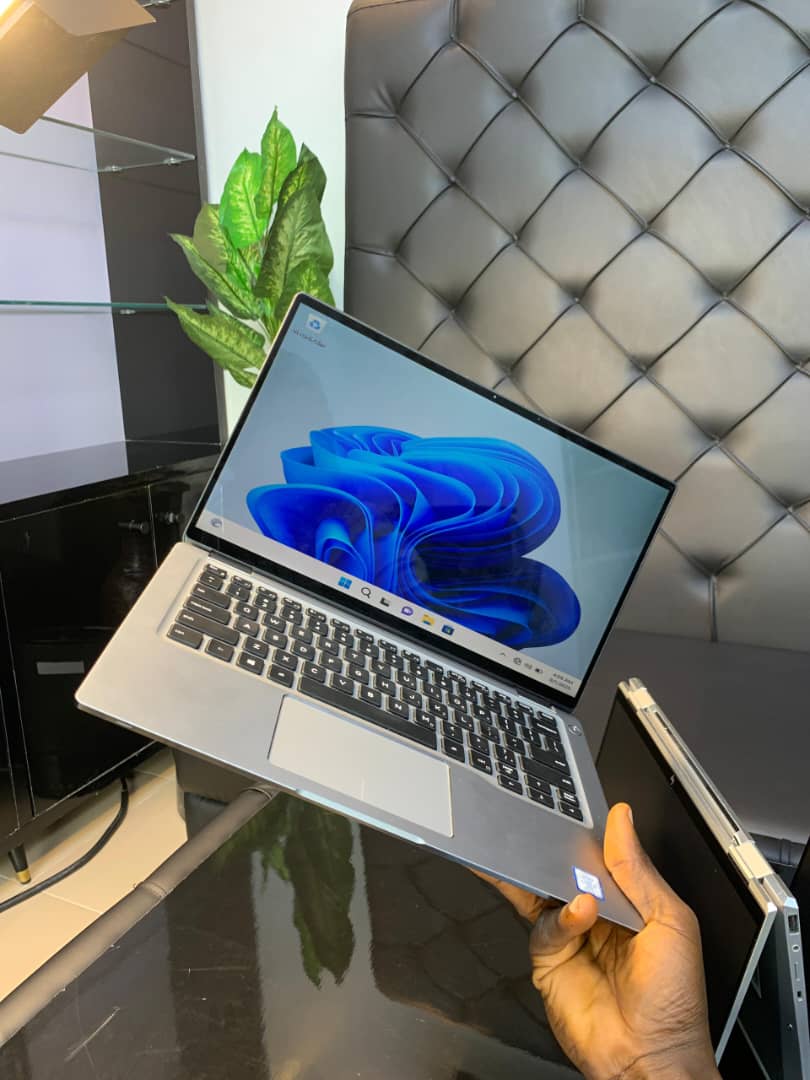 Dell latitude 7400 2 in 1 x360 image1
